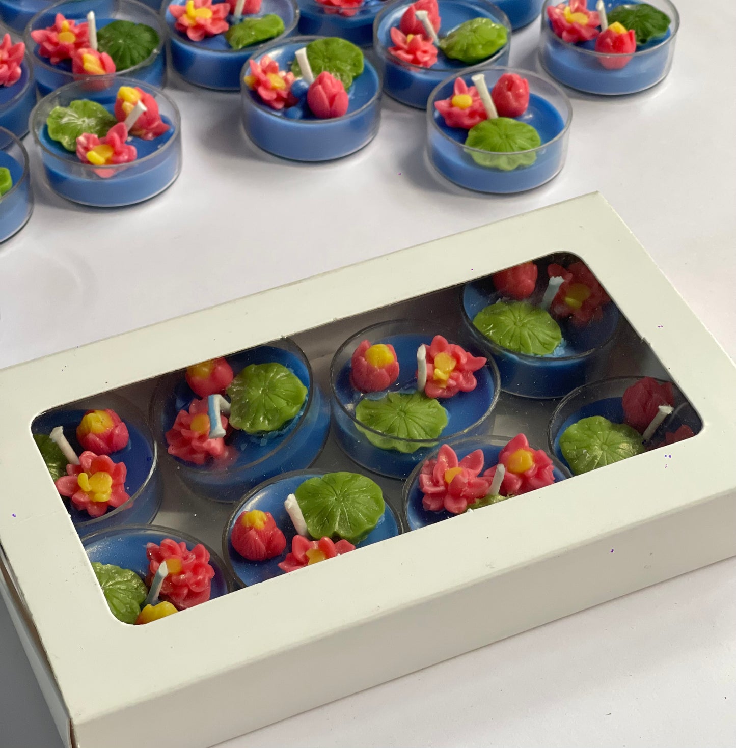Lotus pond Tea light set of -8