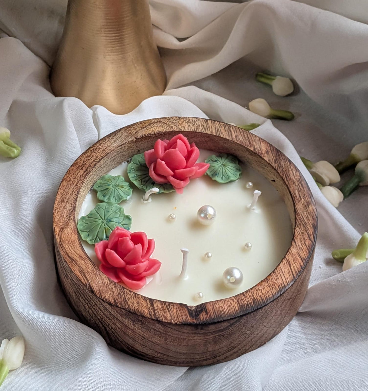 Gulabi Kamal - Pink Lotus Wooden Bowl Candle